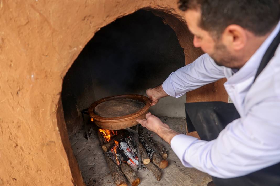 Konyalı aşçı, dünyanın en eski ekmeğini yeniden pişirdi 12